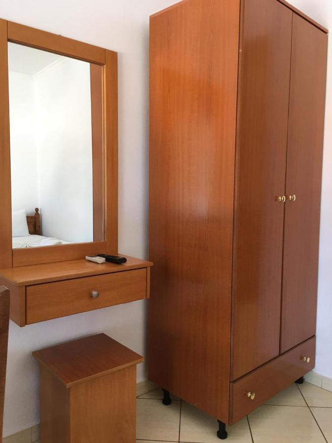 Spilea Apartments Himare Eksteriør bilde