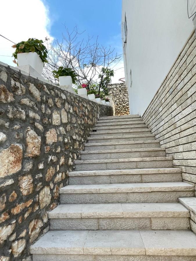 Spilea Apartments Himare Eksteriør bilde
